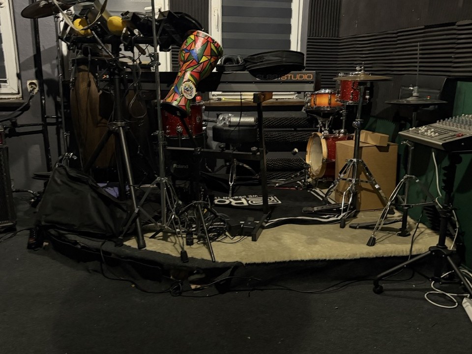 Sala prób z instrumentami w Z5 Studios